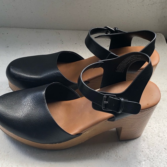 Universal Thread Women’s Black Leather Block Wooden Heal Sandals Size 11 - Picture 4 of 11